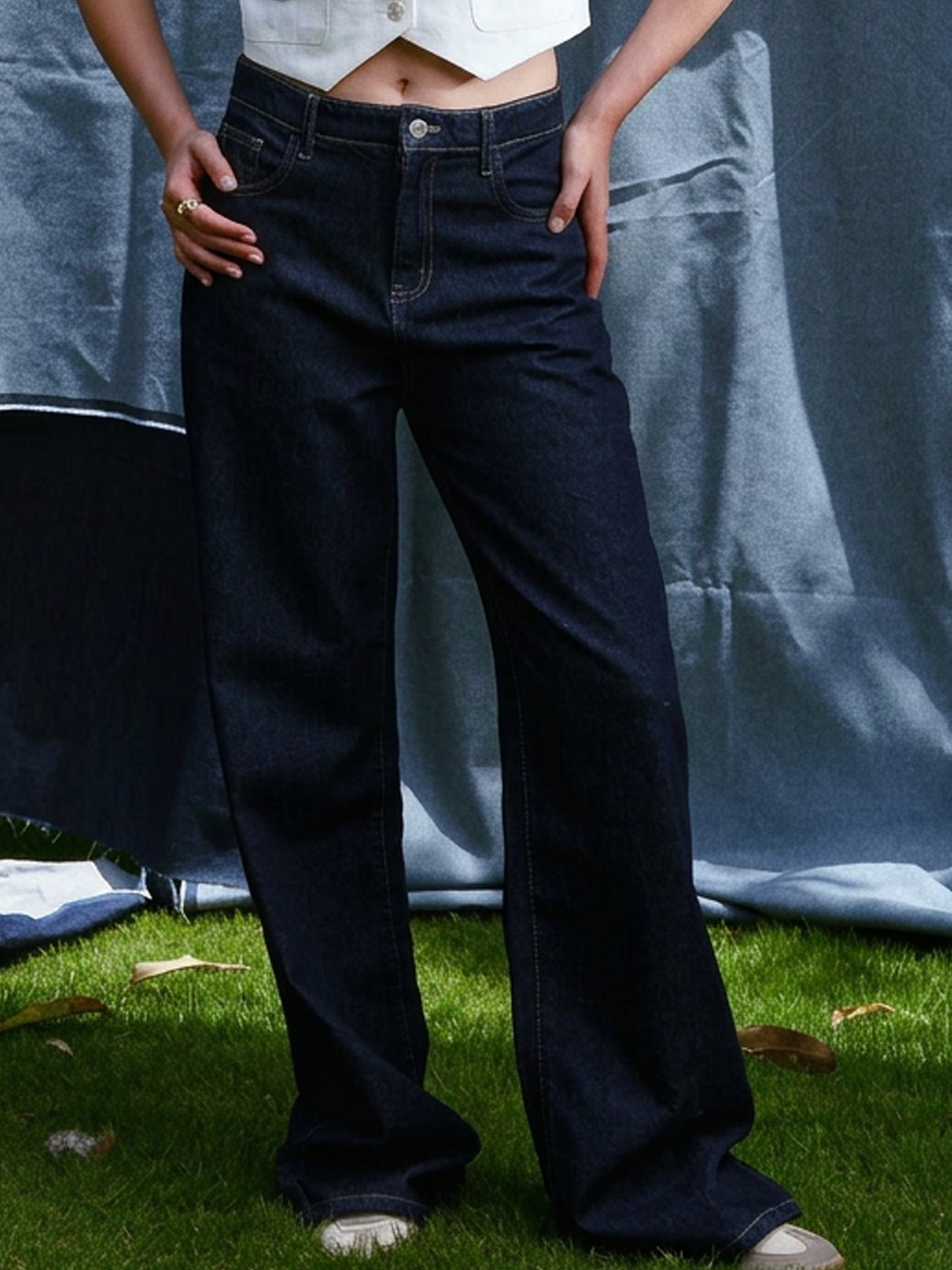 Raw Wide-Leg High-Waist Jeans