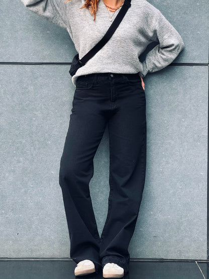 Black Mid Rise Straight