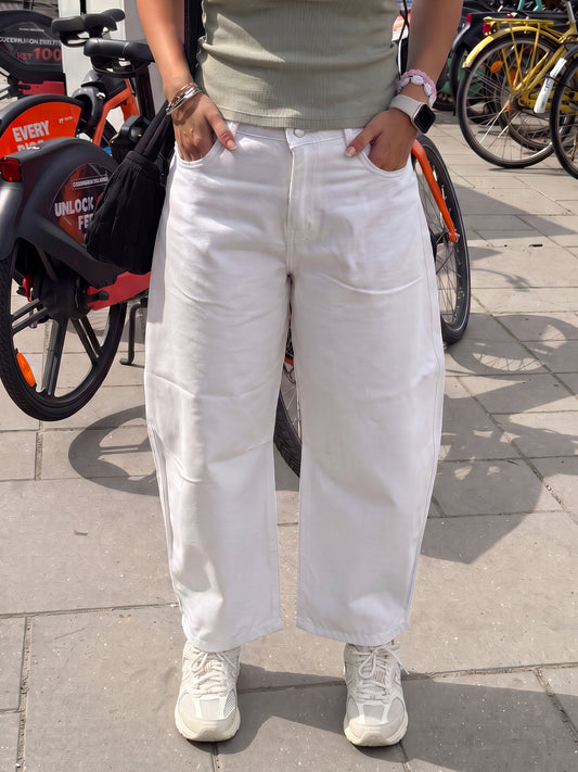 White Barrel Jeans