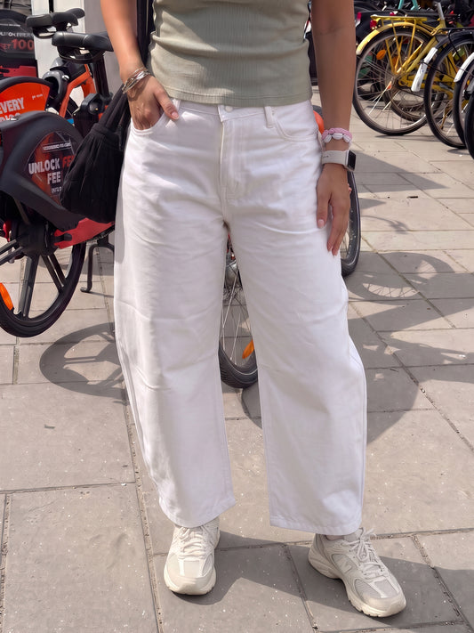 White Barrel Jeans